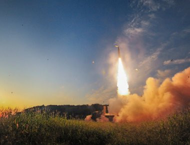 Μοναδικά στιγμιότυπα από την άσκηση-«απάντηση» των νοτιοκορεατικών ΕΔ στον Κιμ Γιονγκ Ουν (φωτό, βίντεο)